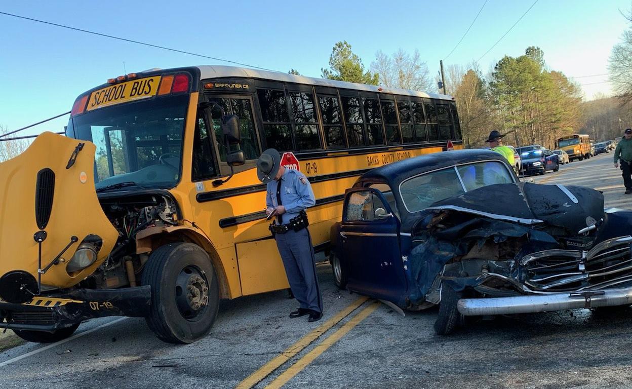 BUS, VINTAGE CAR IN WRECK